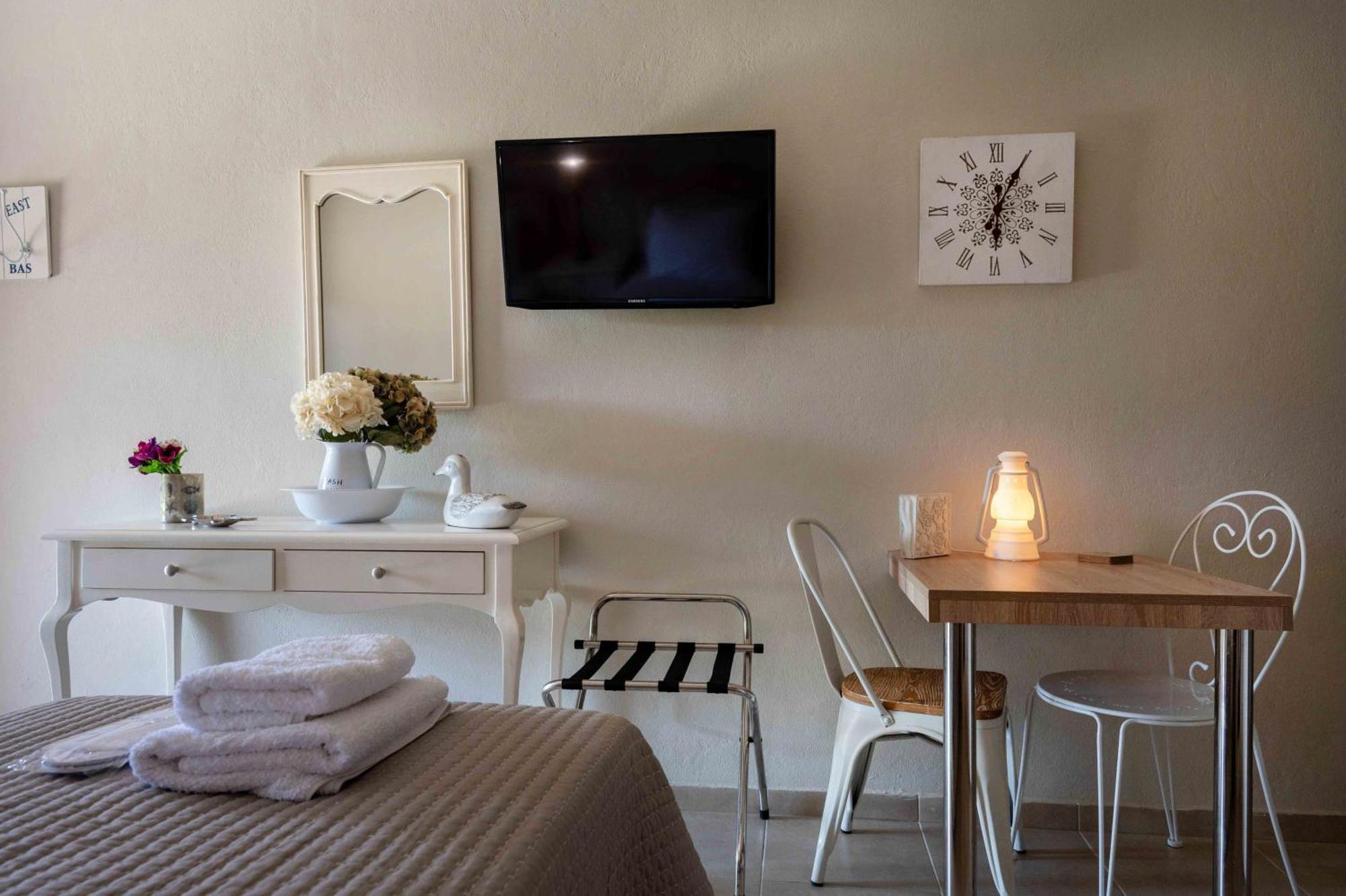 Melograno Apartments And Studios Kala Nera Eksteriør billede